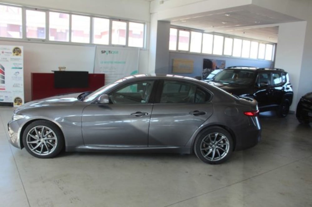Alfa Romeo Giulia usata a Terni (3)