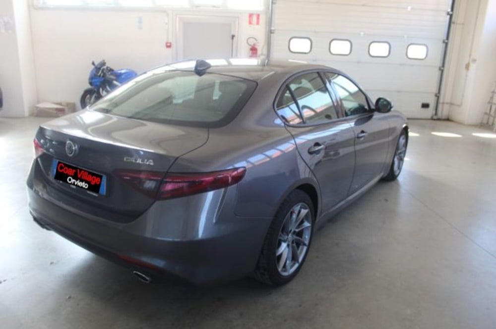 Alfa Romeo Giulia usata a Terni (4)