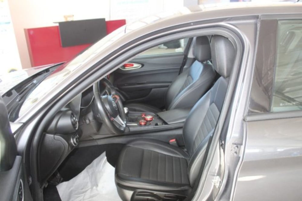 Alfa Romeo Giulia usata a Terni (7)