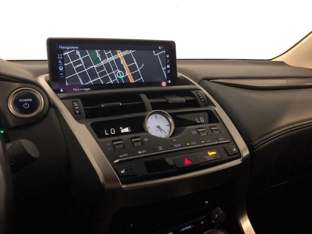 Lexus NX usata a Torino (13)
