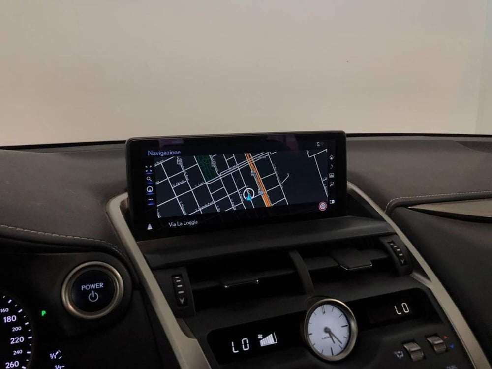 Lexus NX usata a Torino (14)