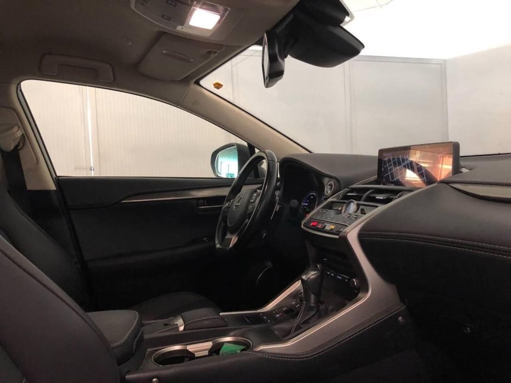 Lexus NX usata a Torino (8)