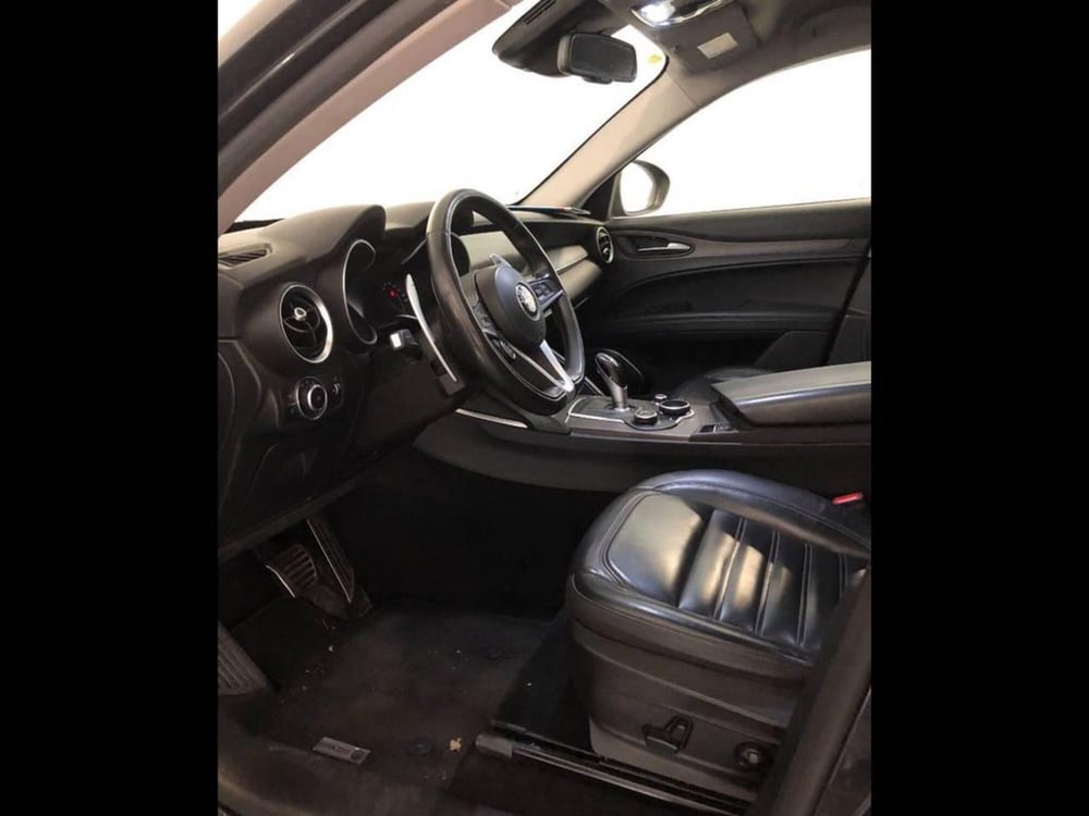 Alfa Romeo Stelvio usata a Torino (10)
