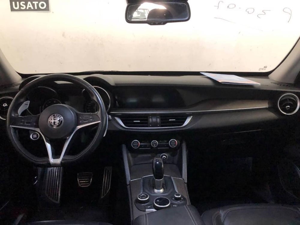 Alfa Romeo Stelvio usata a Torino (11)