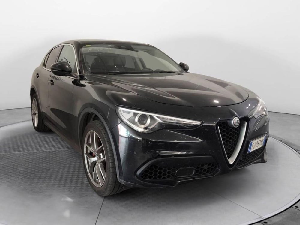 Alfa Romeo Stelvio usata a Torino (3)