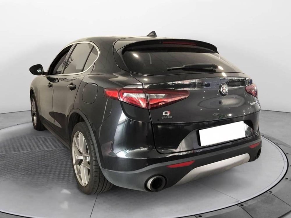 Alfa Romeo Stelvio usata a Torino (4)