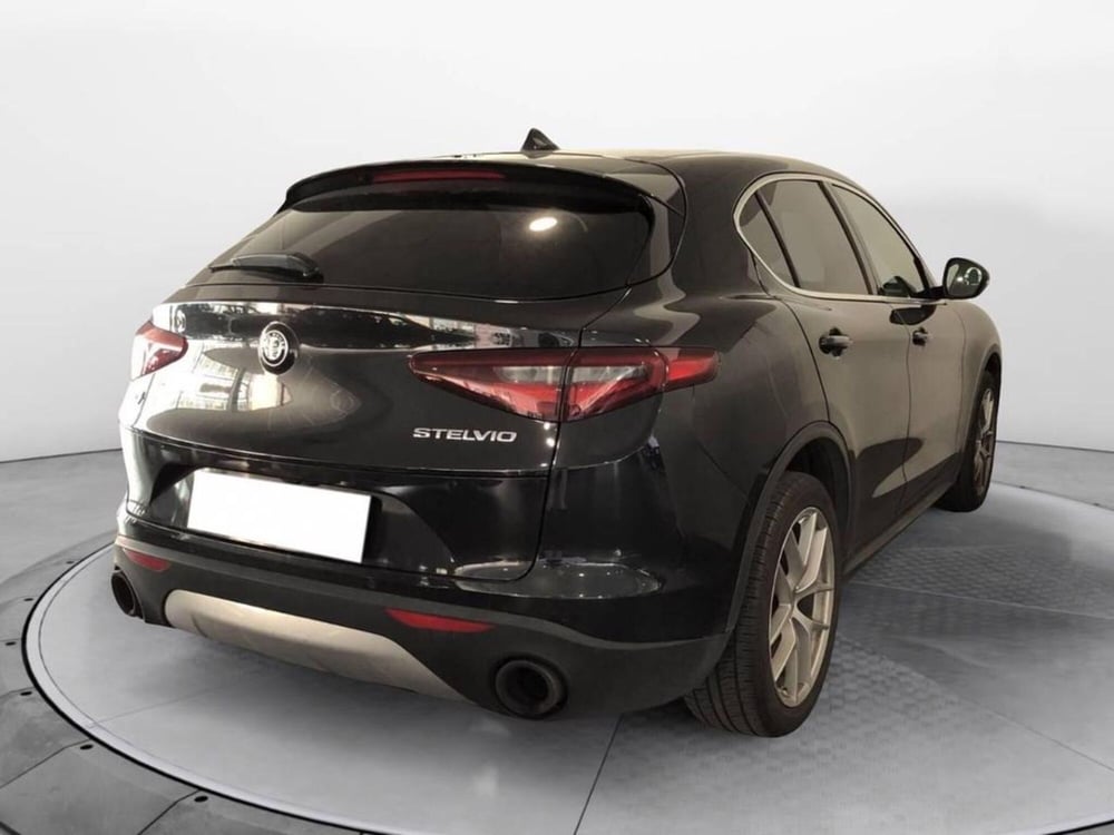 Alfa Romeo Stelvio usata a Torino (6)
