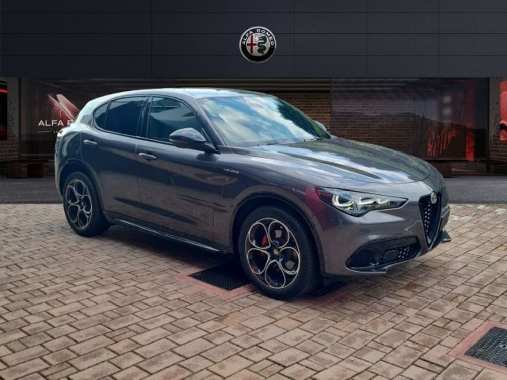 Alfa Romeo Stelvio nuova a Monza e Brianza (3)