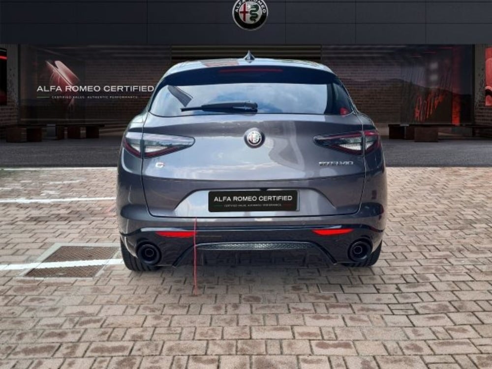 Alfa Romeo Stelvio nuova a Monza e Brianza (5)
