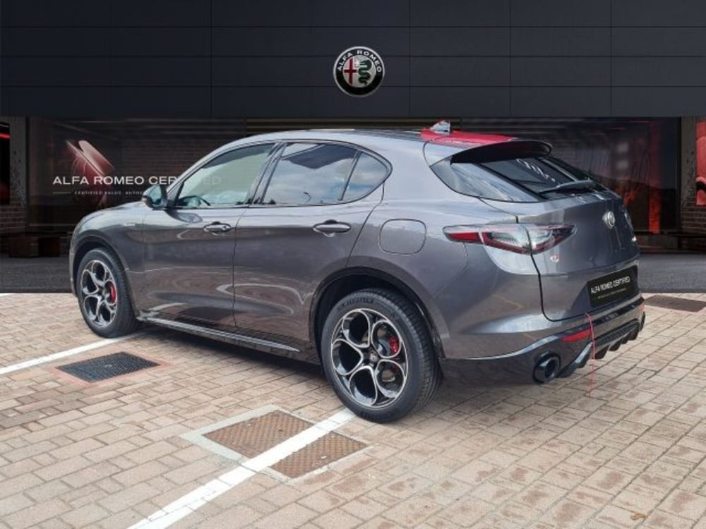 Alfa Romeo Stelvio nuova a Monza e Brianza (7)