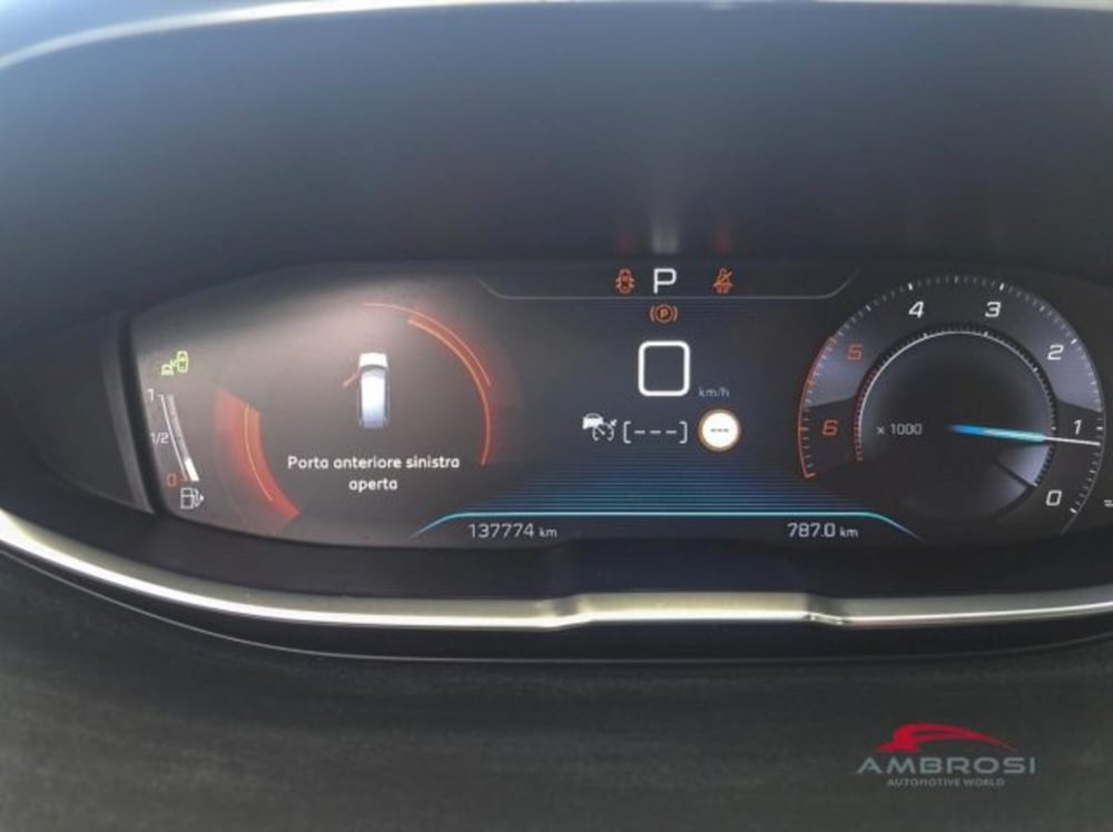 Peugeot 5008 usata a Perugia (11)