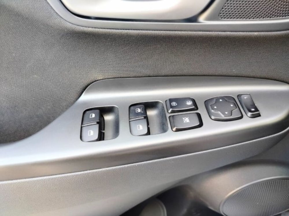 Hyundai Kona usata a Oristano (19)