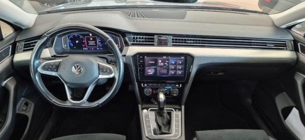 Volkswagen Passat Variant usata a Oristano (9)