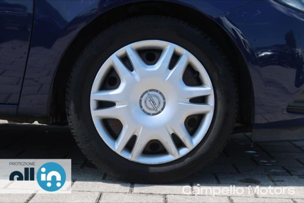Opel Corsa Coupé usata a Venezia (16)