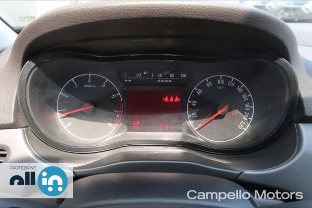 Opel Corsa Coupé usata a Venezia (9)