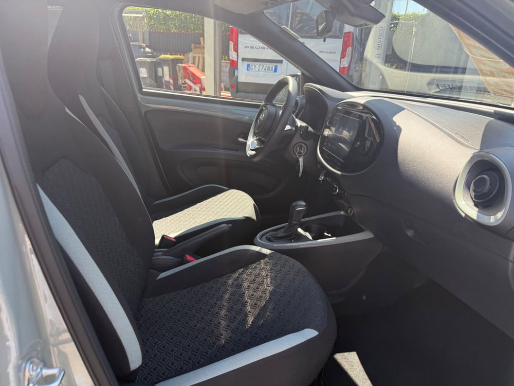 Toyota Aygo X usata a Roma (13)