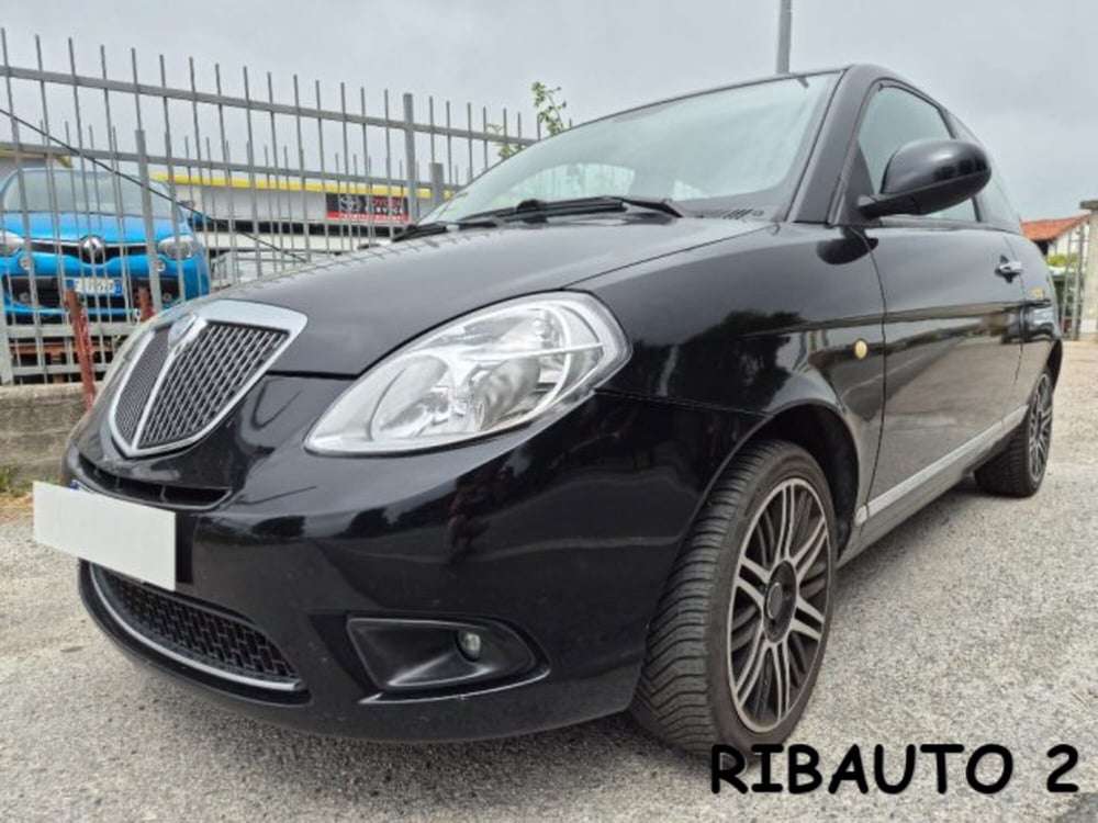 Lancia Ypsilon usata a Cuneo