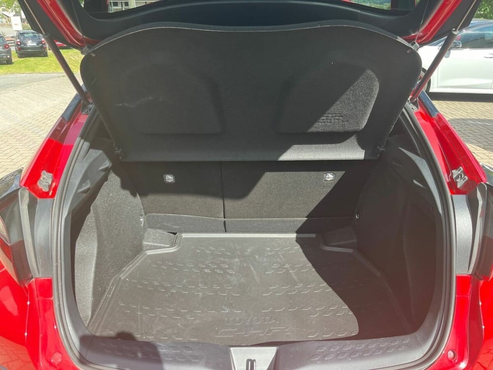 Toyota Toyota C-HR usata a Sondrio (12)