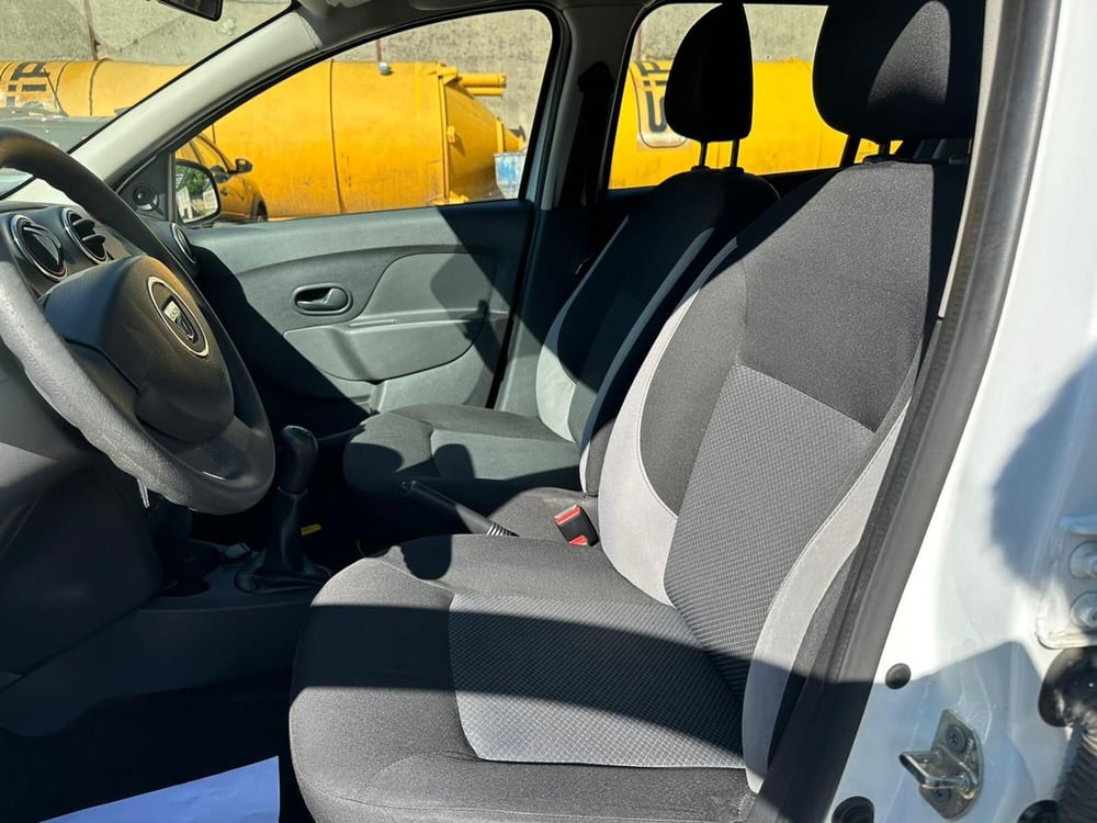 Dacia Logan usata a Monza e Brianza (7)