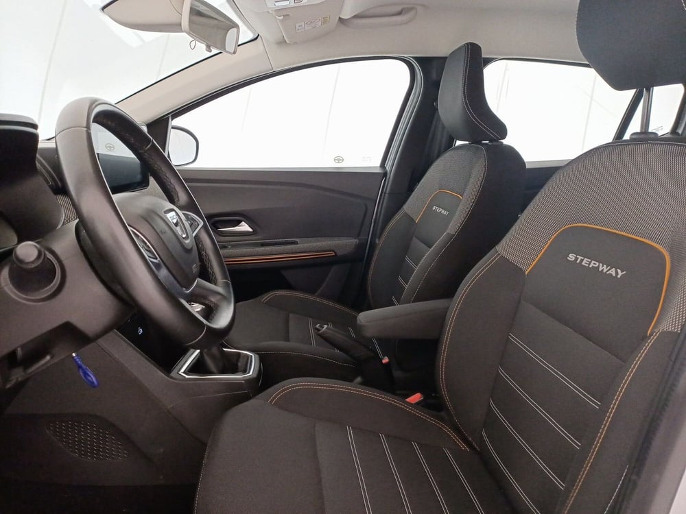 Dacia Sandero usata a Bari (6)