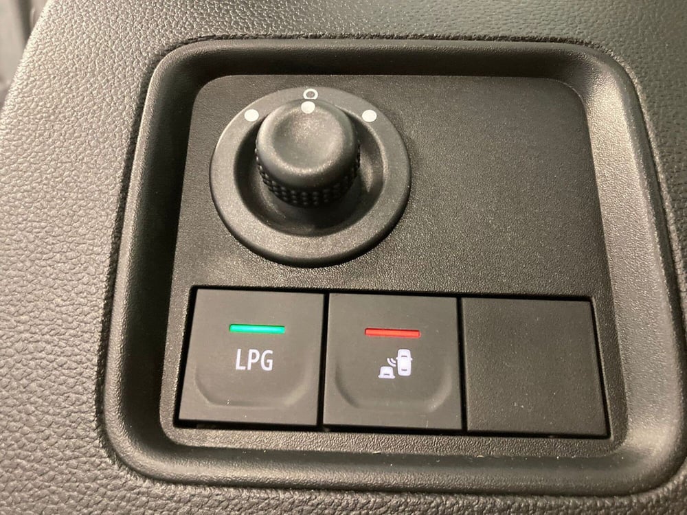 Dacia Duster usata a Brescia (18)