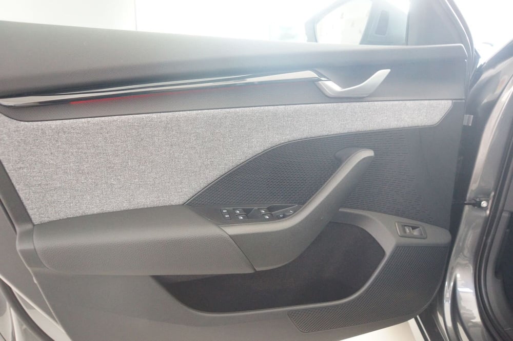 Skoda Octavia Station Wagon nuova a Torino (15)
