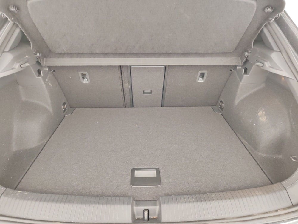 Volkswagen T-Roc usata a Massa-Carrara (16)