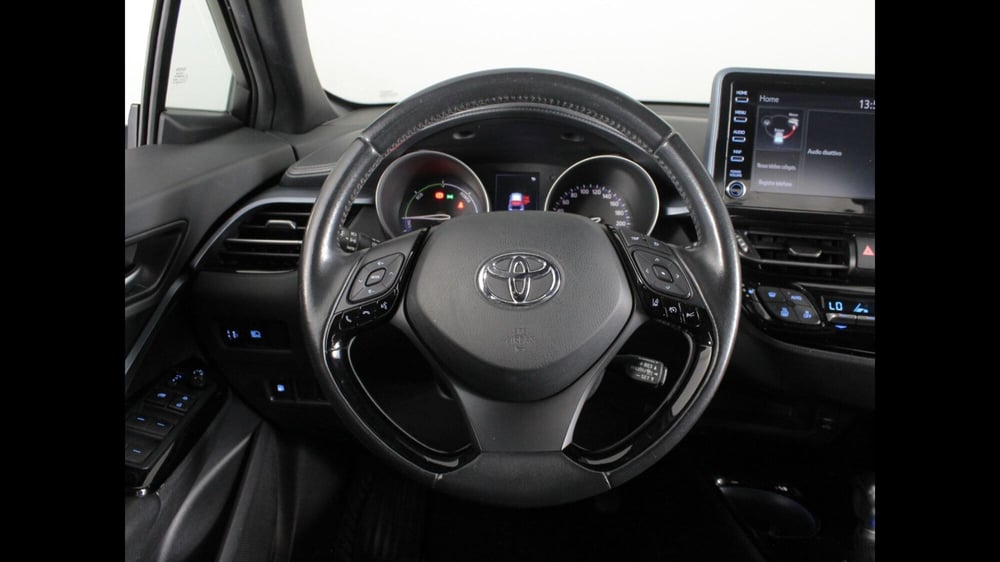 Toyota Toyota C-HR usata a Palermo (10)