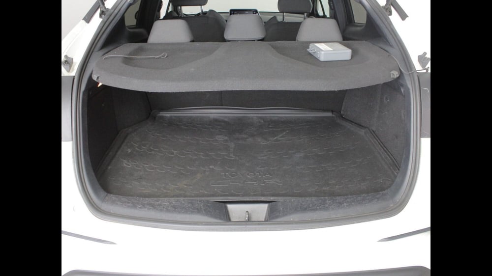 Toyota Toyota C-HR usata a Palermo (11)