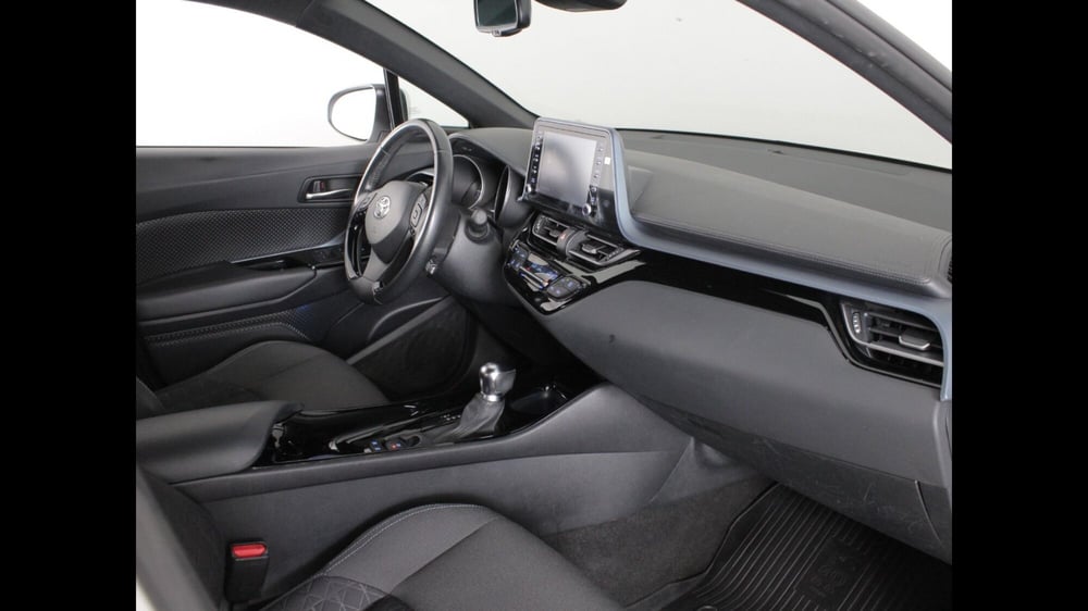 Toyota Toyota C-HR usata a Palermo (6)