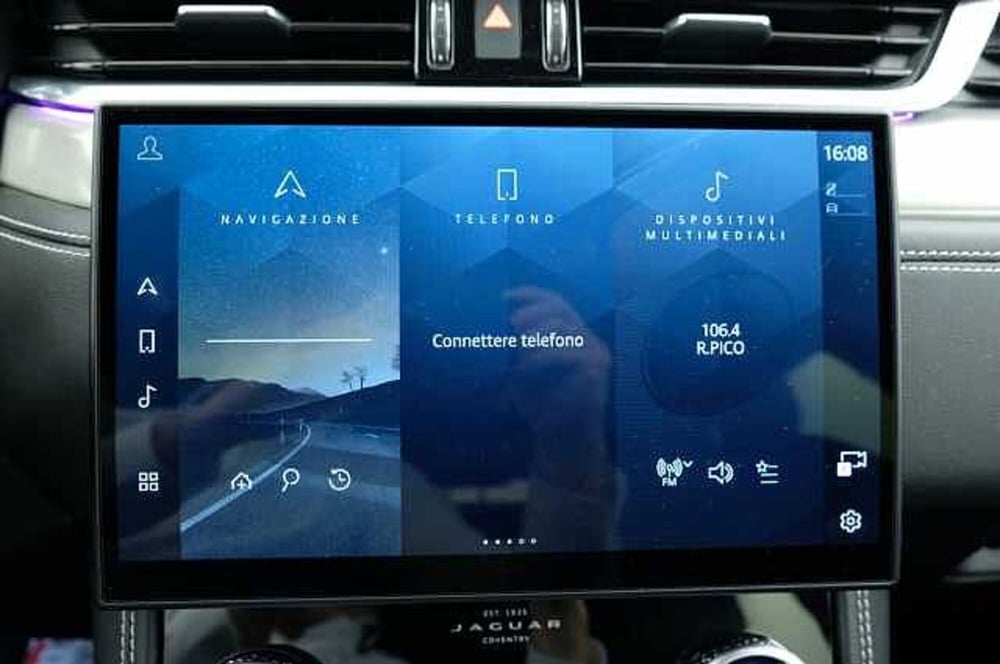 Jaguar F-Pace usata a Mantova (17)