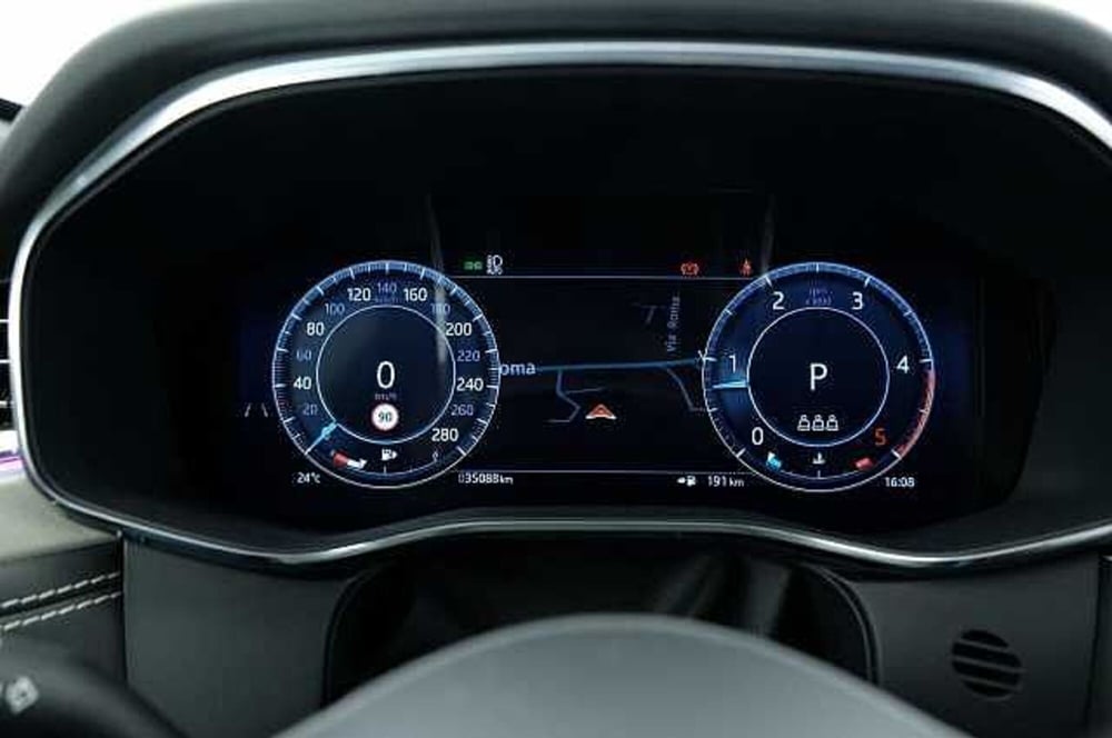 Jaguar F-Pace usata a Mantova (19)