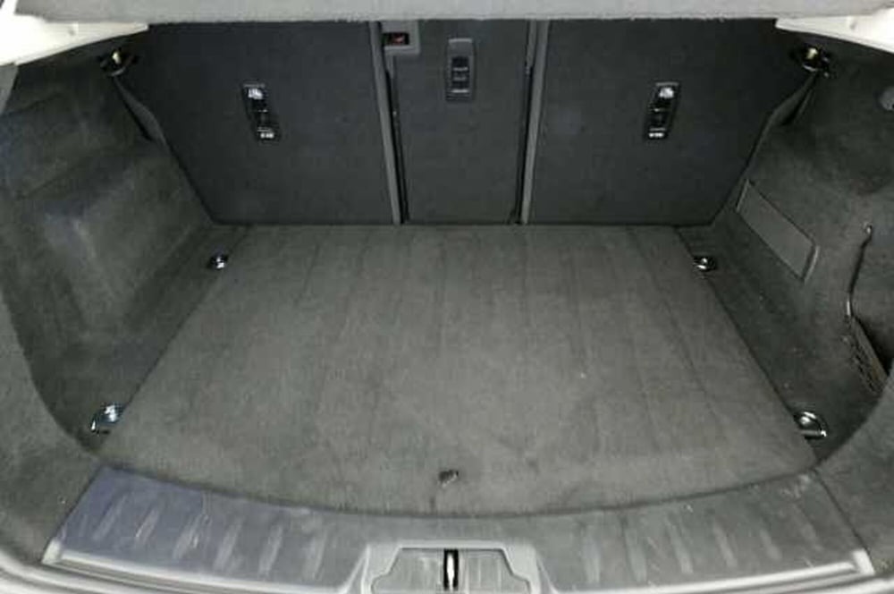 Jaguar E-Pace usata a Mantova (11)