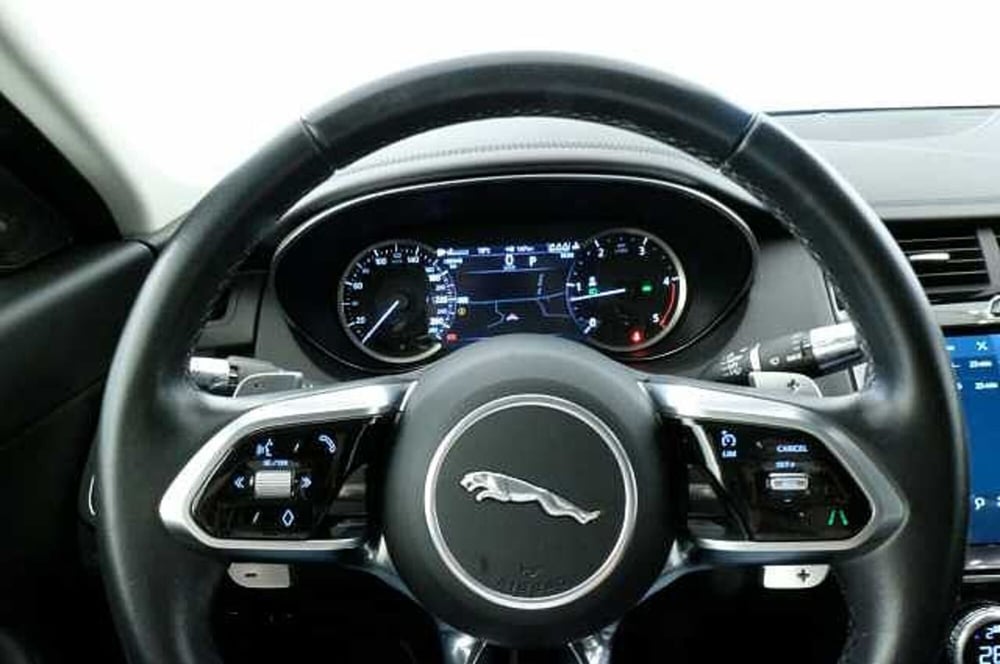 Jaguar E-Pace usata a Mantova (15)