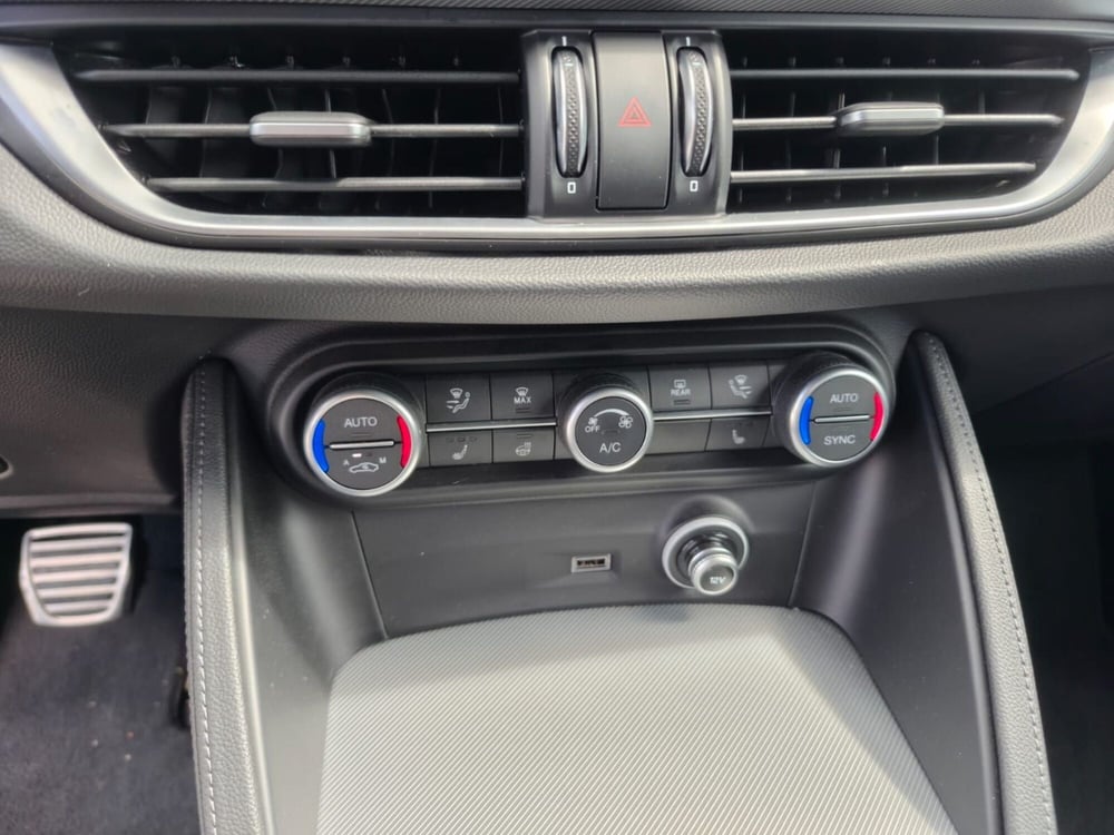 Alfa Romeo Stelvio usata a L'Aquila (14)