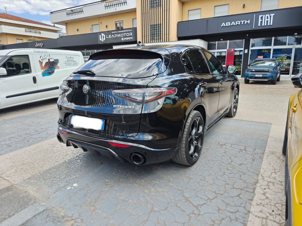 Alfa Romeo Stelvio usata a L'Aquila (8)