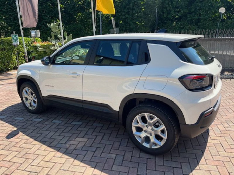 Jeep Avenger nuova a Brescia (11)