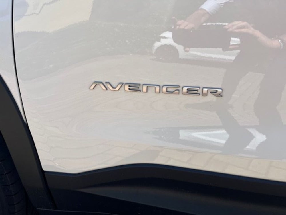 Jeep Avenger nuova a Brescia (13)