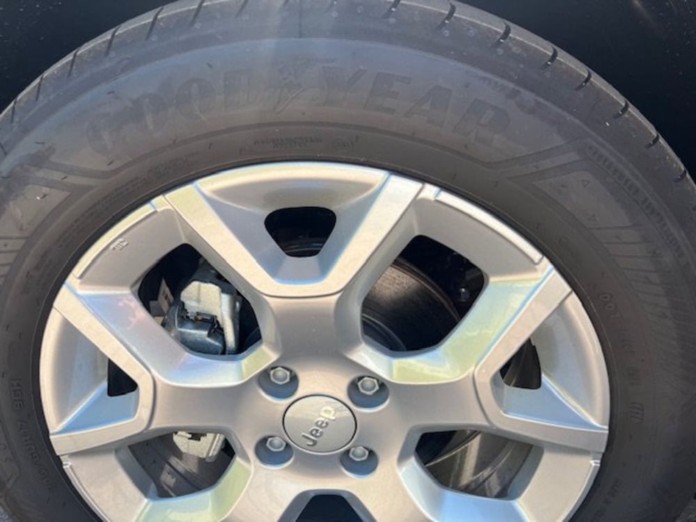 Jeep Avenger nuova a Brescia (14)