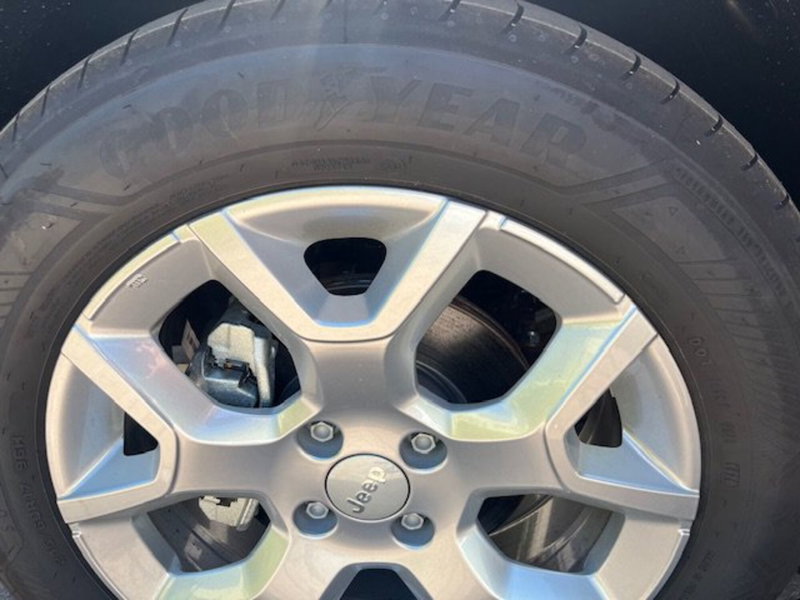 Jeep Avenger nuova a Brescia (14)