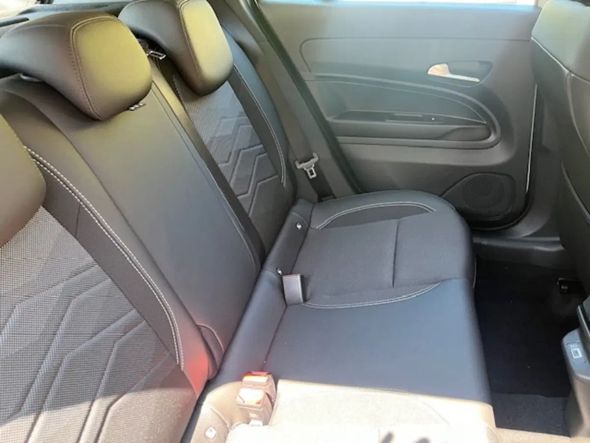 Jeep Avenger nuova a Brescia (19)