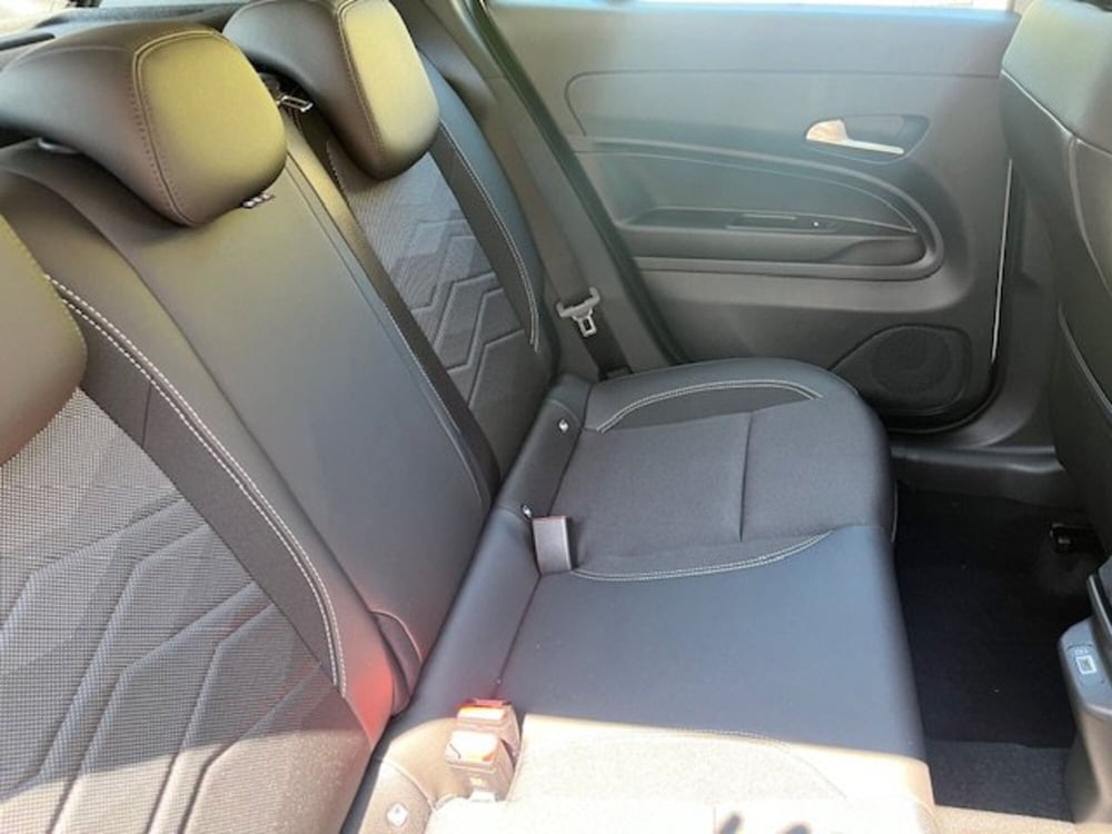 Jeep Avenger nuova a Brescia (19)