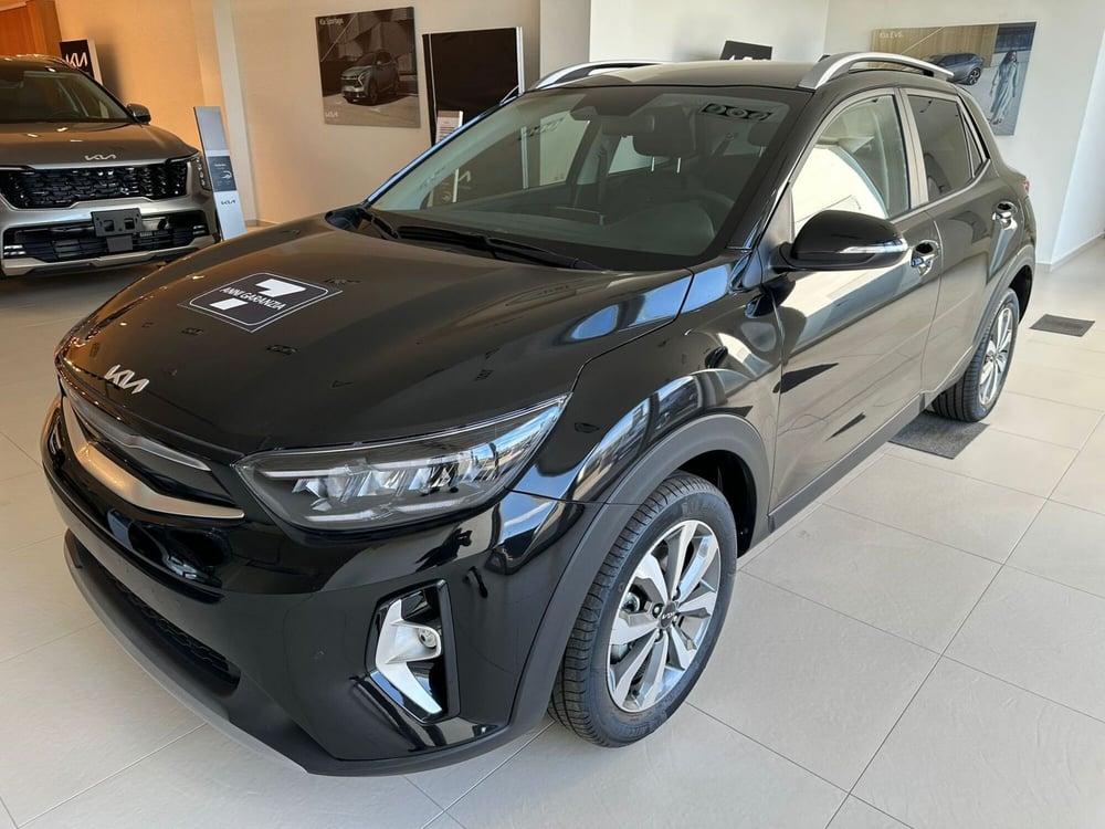 Kia Stonic nuova a Arezzo (2)