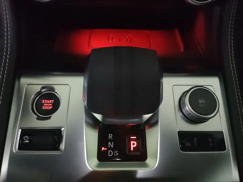 Jaguar F-Pace usata a Milano (14)