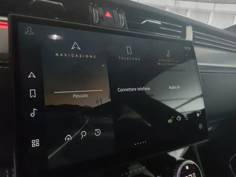 Jaguar F-Pace usata a Milano (15)