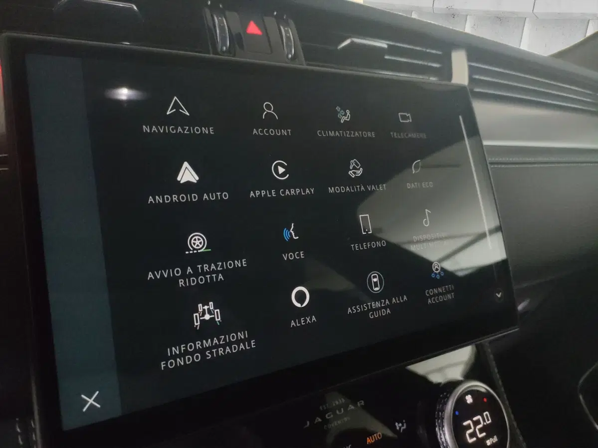 Jaguar F-Pace usata a Milano (16)