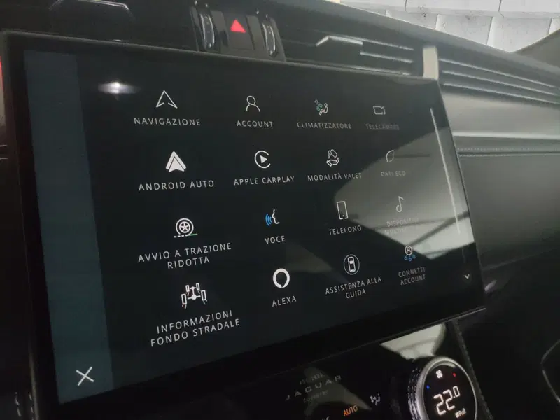 Jaguar F-Pace usata a Milano (16)