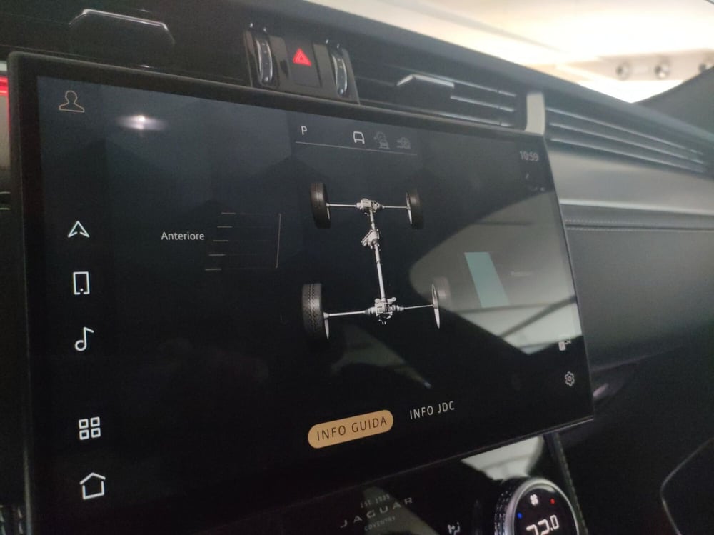 Jaguar F-Pace usata a Milano (17)