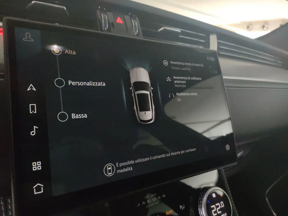 Jaguar F-Pace usata a Milano (18)