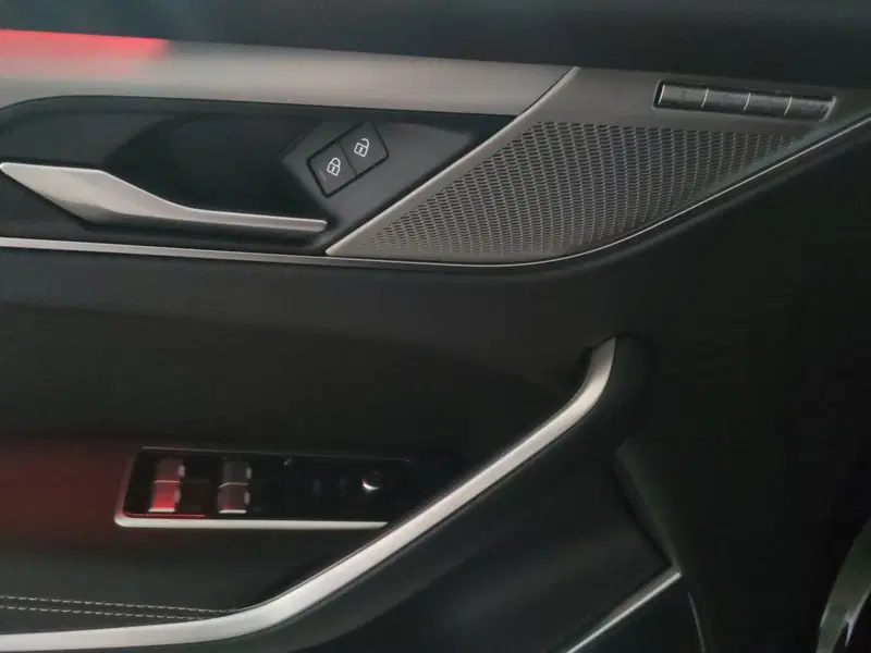 Jaguar F-Pace usata a Milano (19)